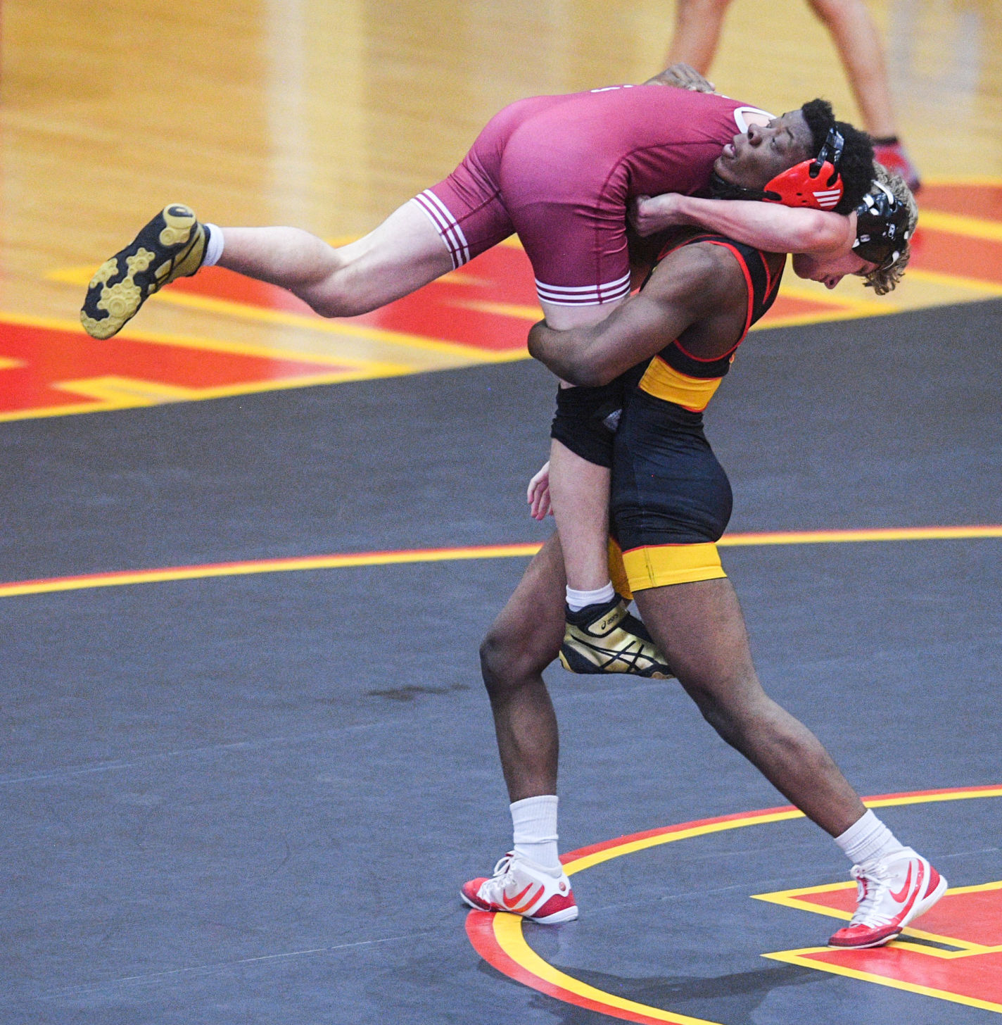 04921-qc-spt-moline-ri-wrestling-012